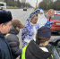 Сотрудники Госавтоинспекции поздравляют водителей с наступающим Новым годом - Администрация города